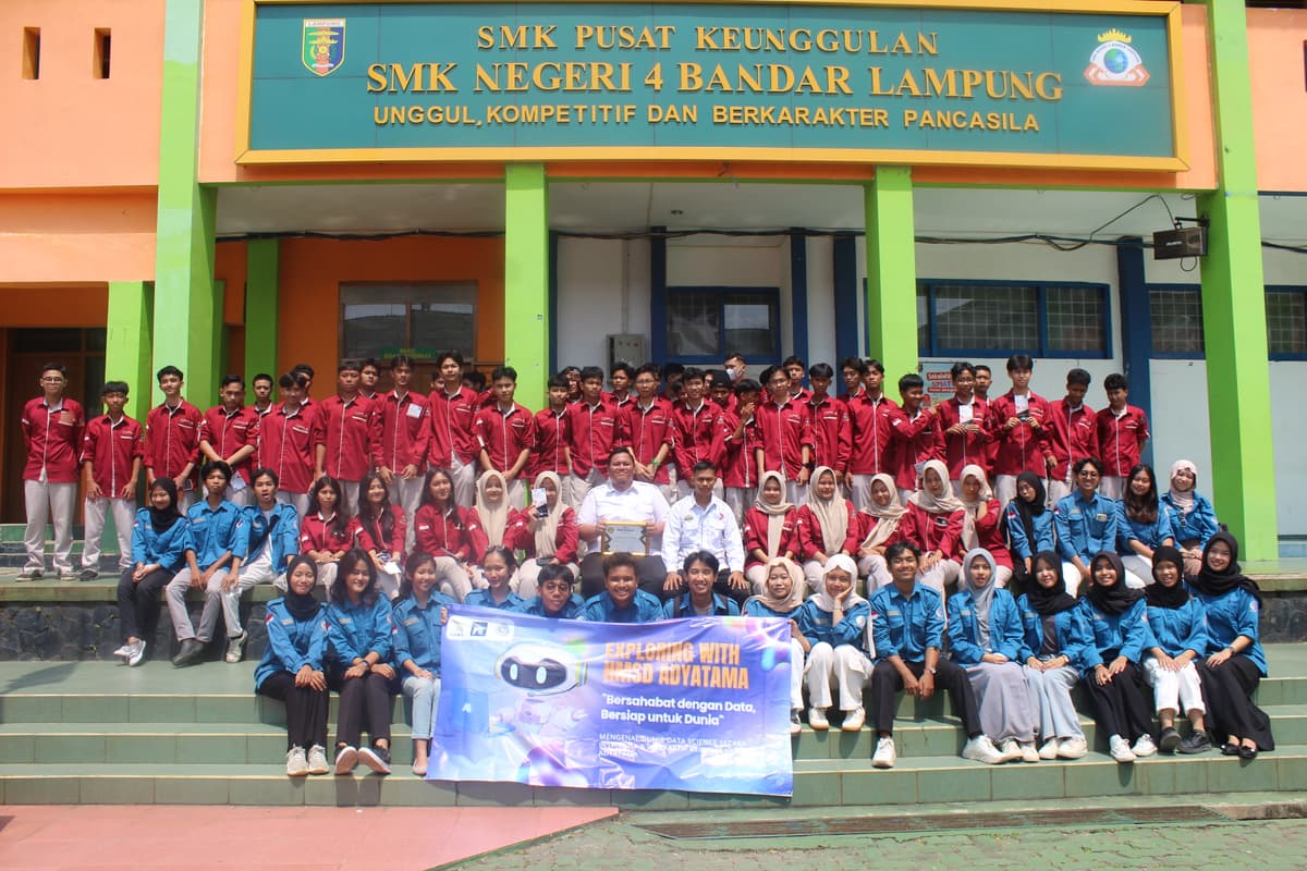 Exploring With HMSD Adyatama: Pengenalan Program Studi Sains Data ITERA kepada Siswa SMK  Negeri 4 Bandar Lampung 